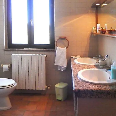 Holiday Ima041001 U Vakantiehuis Mondavio